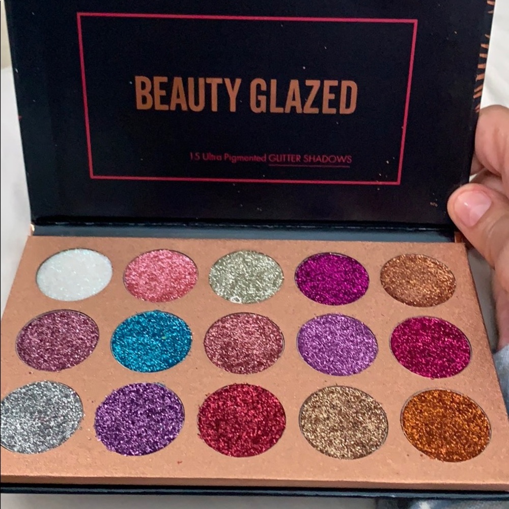 packet 4 p,small marble brushes & palette glitter